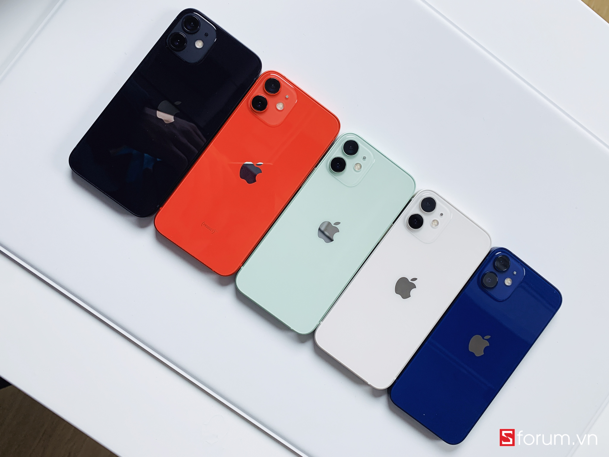 [Black Friday] iPhone 12 mini VN/A cấu hình cực mạnh, thiết kế ấn tượng, hỗ trợ 5G được giảm giá sốc tới 3 triệu đồng