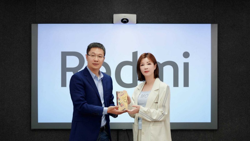 Redmi Note 9 Pro 5G sẽ đi kèm với hộp bán lẻ rất đặc biệt, đa sắc màu và có cả hình ảnh của nhân vật hoạt hình